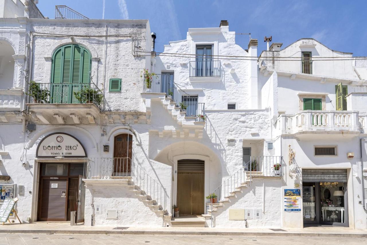 Suite La Scala Del Borgo Чистернино Экстерьер фото